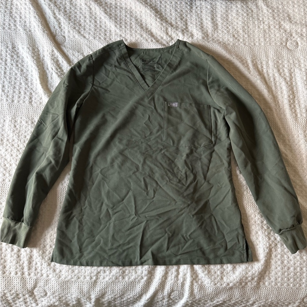 Figs Catrina Long sleeve scrub Top in moss